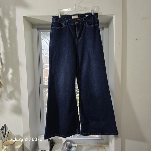WRANGLER HIGH RIDE Classic Blue Wide-Leg Jeans - Picture 9 of 9
